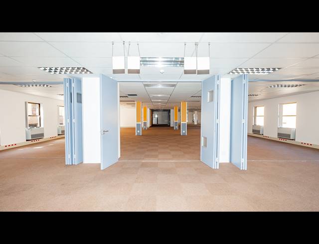3,813M² OFFICE FOR SALE IN FERNDALE